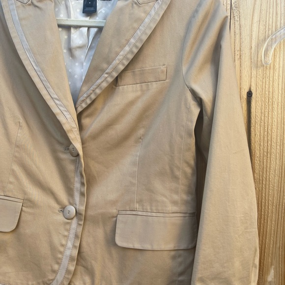 ESCADA blazer! Sits at hip-Worn with love, I’m sorry I haven’t ironed, read why - Picture 3 of 16